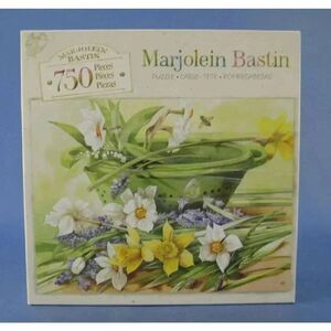 Hasbro Nature's Treasures Marjolein Bastin 750 pc Jigsaw Puzzle